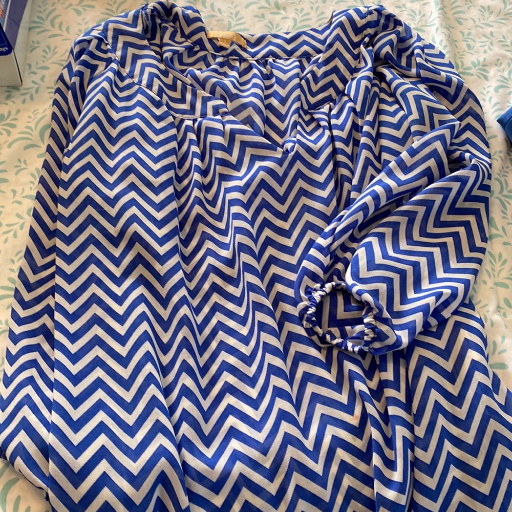 V neck silky blouse size large